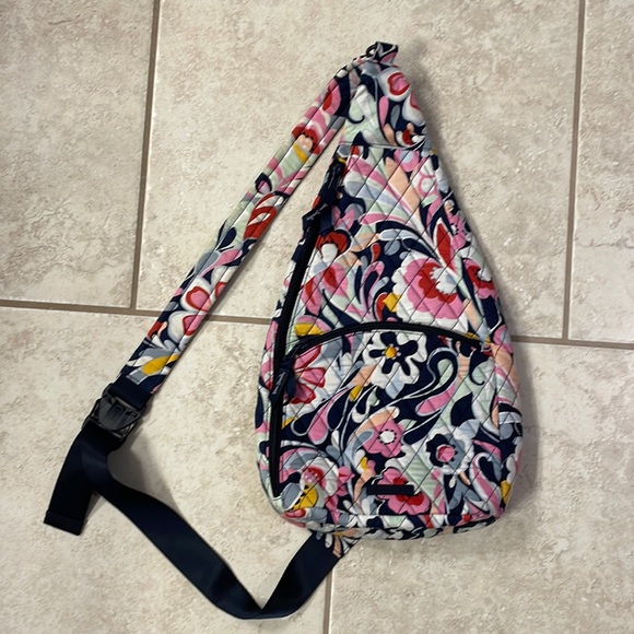 Vera Bradley Handbags - NWOT Vera Bradley swing pack